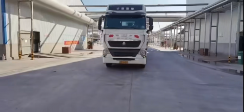 吸水树脂产品整齐码放等待装车，展现厂家严格的质量控制与交付管理。