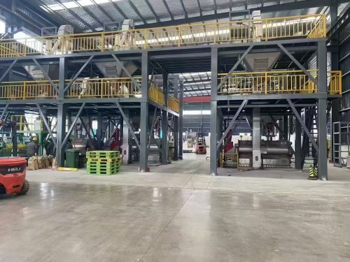 SPA高分子树脂装车，工厂产品运输