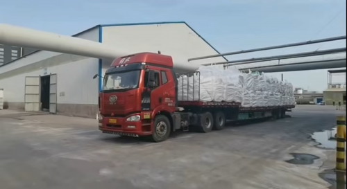 大连吸水树脂厂家厂区实拍，原料装车现场