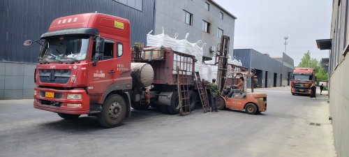 高吸水性聚丙烯酸钠SAP产品完成装车，整车出库运往全国客户