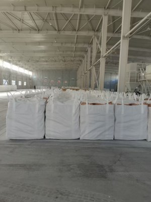 高分子吸水树脂批量装车准备发货