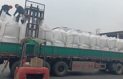高吸水性树脂与增稠剂整装待运