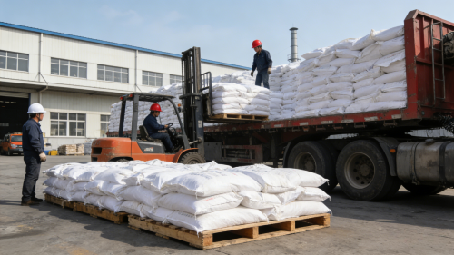 工厂厂区内高分子吸水树脂球整装待运