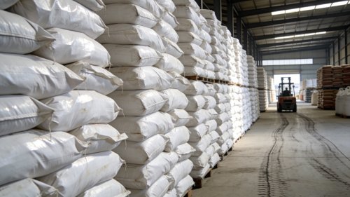 SAP高吸水树脂产品堆放与装车全景