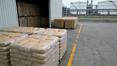 SAP吸水树脂工厂装车现场